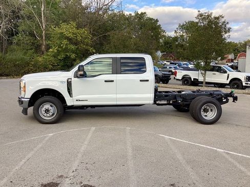 New 2026 Ford F350 XL w/ XL Chrome Package image 4