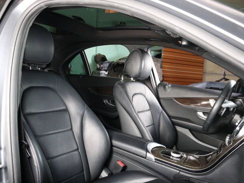 Used 2018 Mercedes-Benz C 300 Sedan image 29