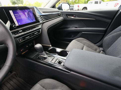 Used 2026 Toyota Camry LE FWD image 18