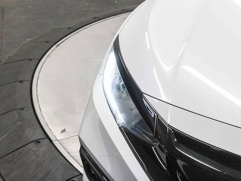 Used 2019 Honda Civic Sport image 4