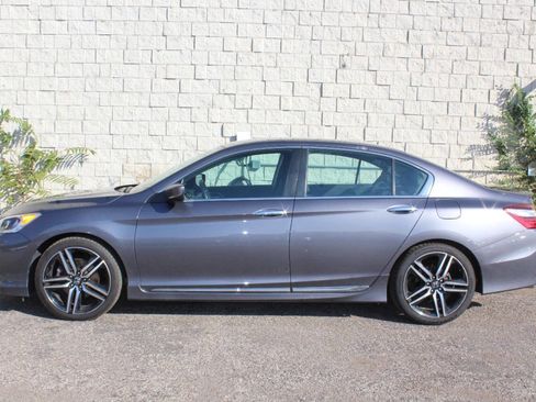 Used 2016 Honda Accord Sport image 2