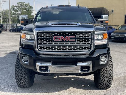 Used 2018 GMC Sierra 3500 Denali w/ Duramax Plus Package AWD/4WD image 18