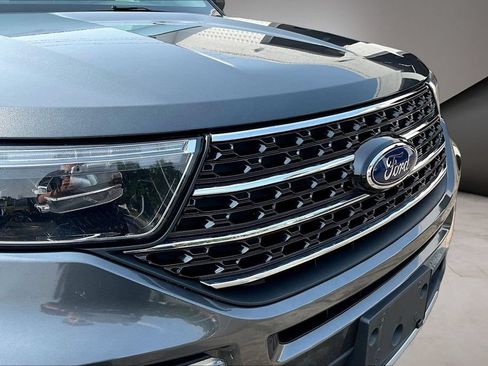 Used 2020 Ford Explorer XLT w/ Equipment Group 202A AWD/4WD image 33