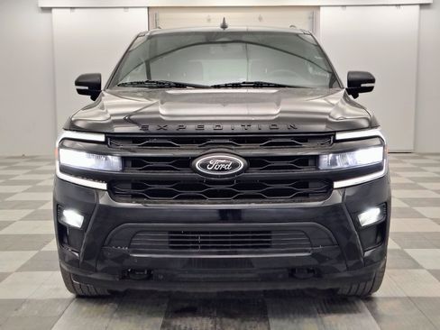 Used 2023 Ford Expedition Limited image 8