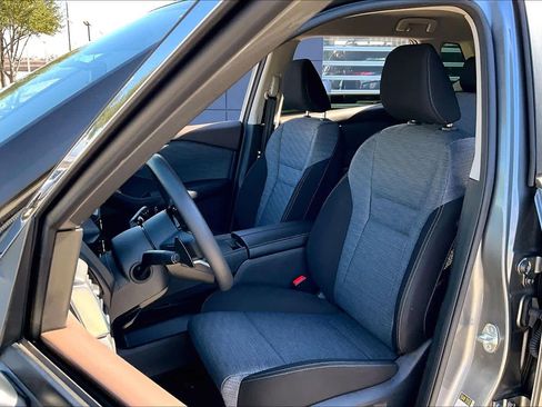 Certified 2023 Nissan Rogue SV image 8