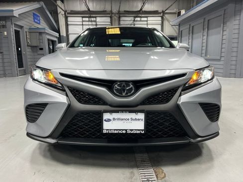 Used 2020 Toyota Camry SE FWD image 2