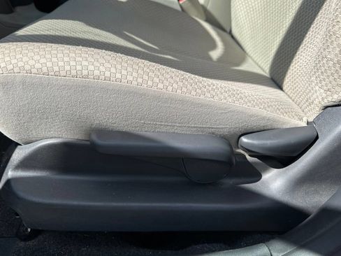 Used 2007 Toyota Yaris Sedan w/ Convenience Pkg FWD image 16