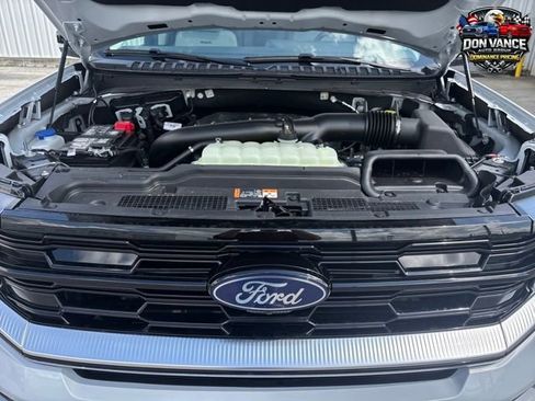 New 2026 Ford Expedition Platinum w/ Platinum Ultimate Package AWD/4WD image 11