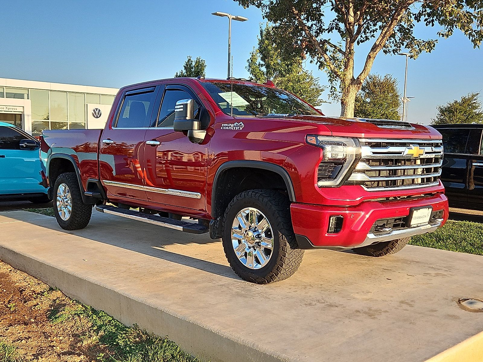 Used 2024 Chevrolet Silverado 3500 High Country w/ High Country Premium Package AWD/4WD image 4