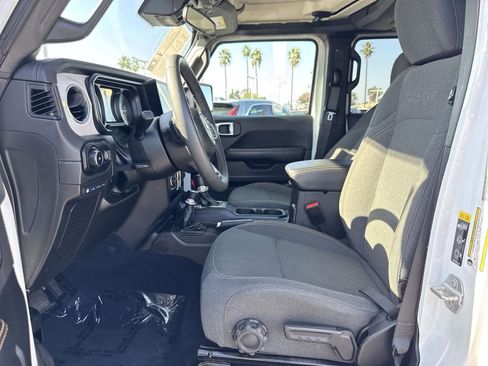 Used 2024 Jeep Wrangler Sahara image 20