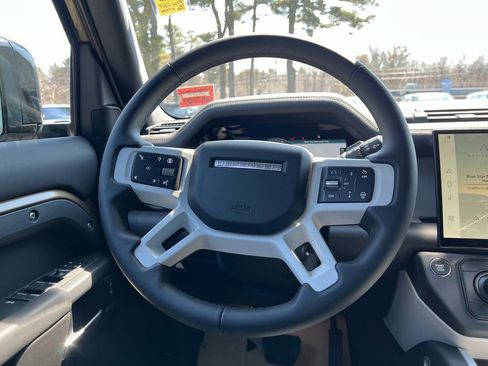 New 2026 Land Rover Defender 110 X-Dynamic SE image 24