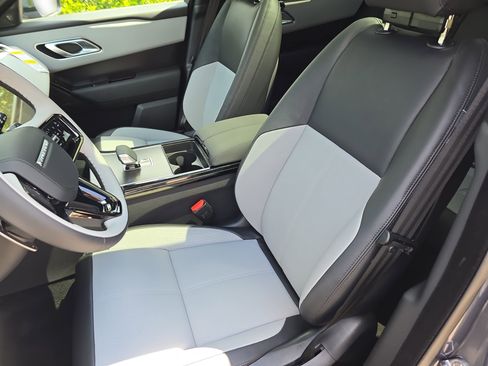 New 2026 Land Rover Range Rover Velar Dynamic SE AWD/4WD image 15