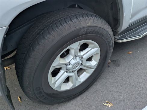 Certified 2024 Toyota 4Runner SR5 image 8