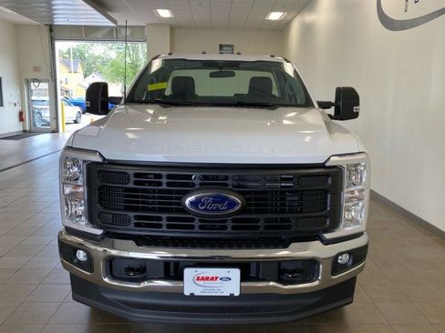 New 2026 Ford F250 XL w/ XL Chrome Package image 3
