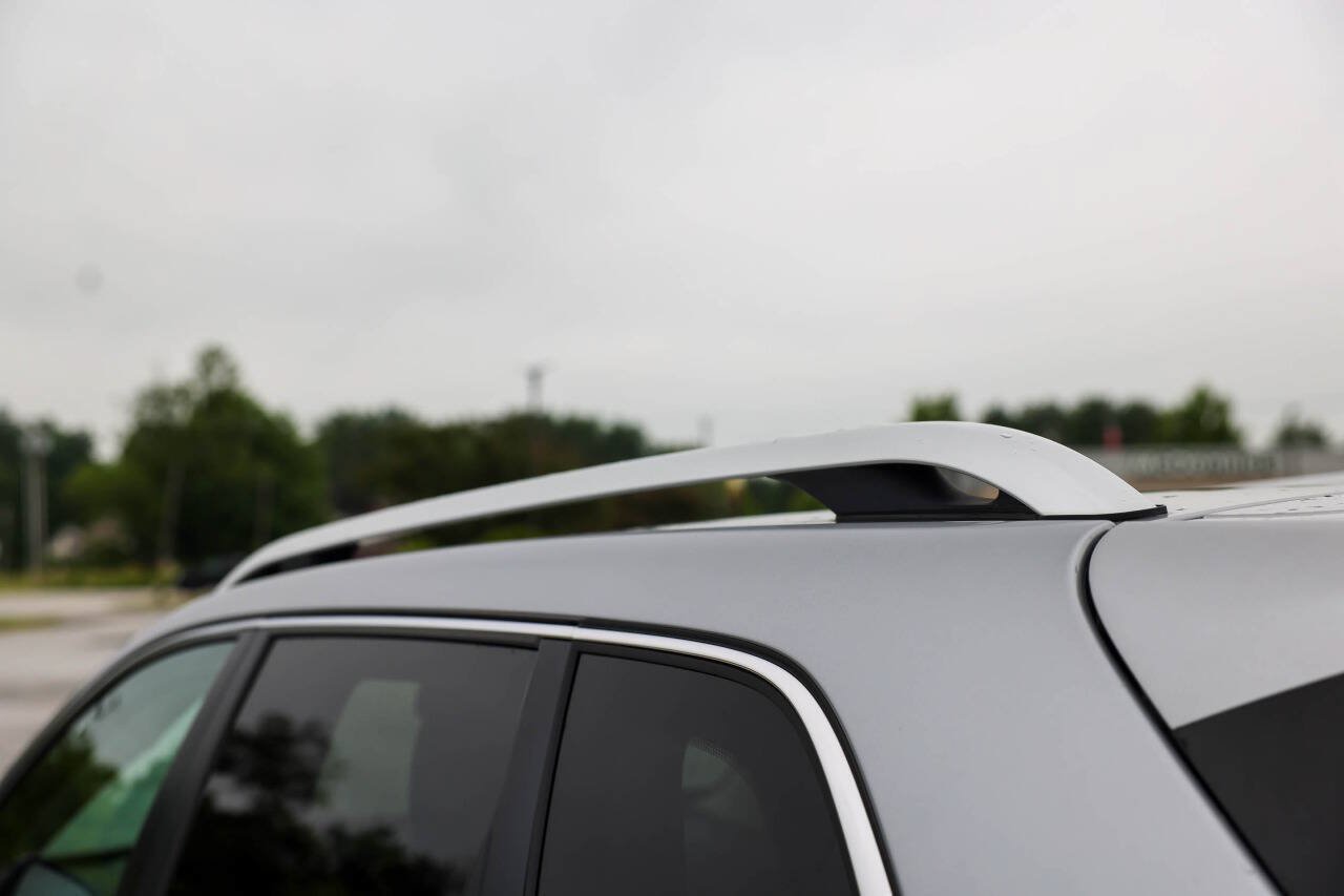 Used 2017 Jeep Cherokee Limited AWD/4WD image 33