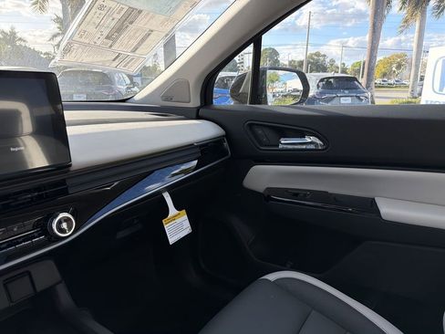 New 2026 Honda Prologue Touring image 17