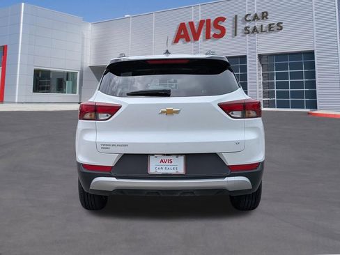 Used 2025 Chevrolet TrailBlazer LT AWD/4WD image 7