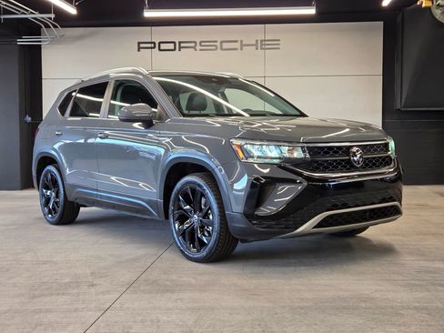 Used 2022 Volkswagen Taos SE image 30