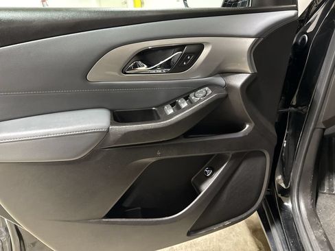Used 2019 Chevrolet Traverse LT FWD image 20