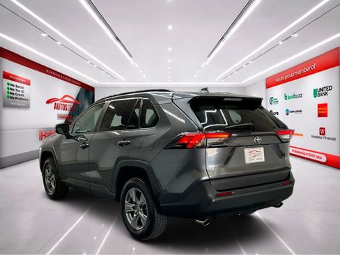 Used 2022 Toyota RAV4 XLE FWD image 6