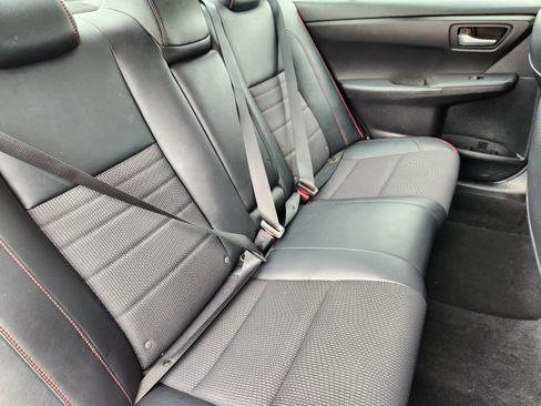 Used 2016 Toyota Camry SE FWD image 15