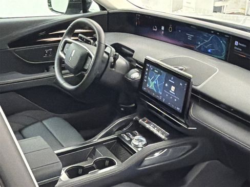 New 2026 Lincoln Nautilus Premier image 11