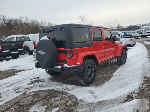 Used 2018 Jeep Wrangler Unlimited Sport image 4