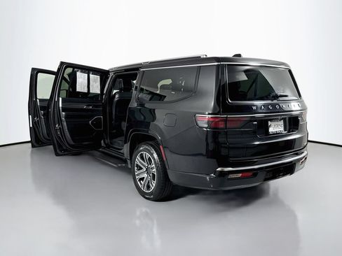 Used 2024 Jeep Wagoneer L Series II RWD image 22