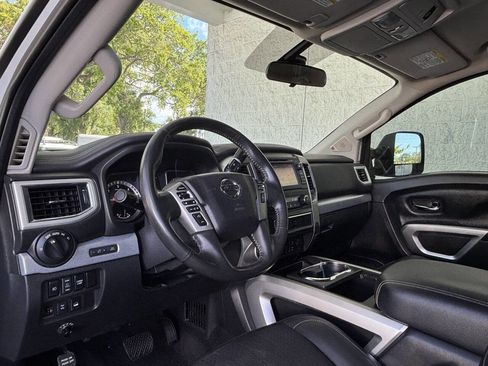 Used 2016 Nissan Titan PRO-4X image 15