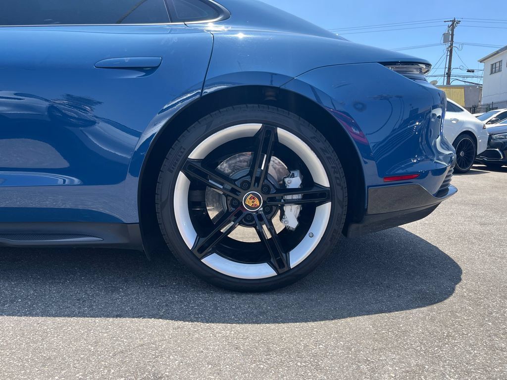 Used 2023 Porsche Taycan RWD image 10