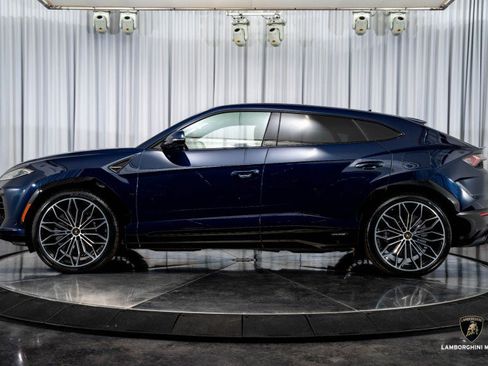 Used 2025 Lamborghini Urus SE image 7
