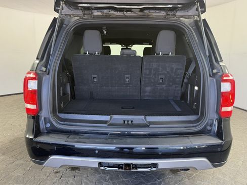 Used 2018 Ford Expedition XLT AWD/4WD image 7