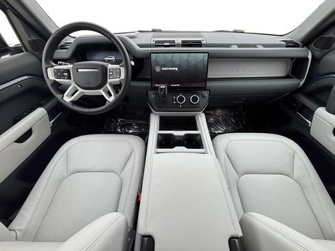 Used 2026 Land Rover Defender 110 X-Dynamic SE AWD/4WD image 12