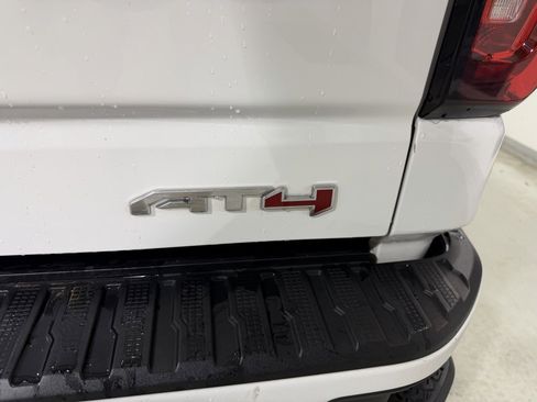 Used 2024 GMC Sierra 1500 AT4 w/ Technology Package image 5