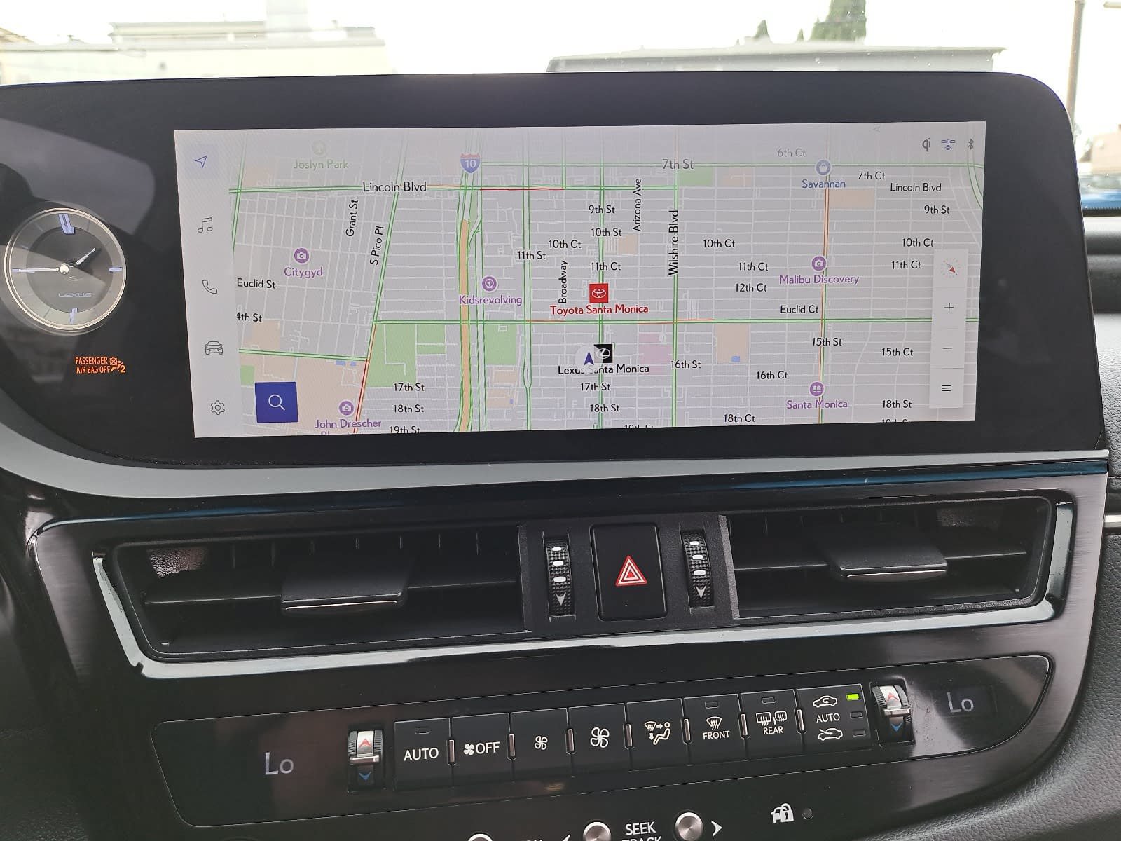 Used 2024 Lexus ES 300h w/ Accessory Package (Z1) FWD image 23