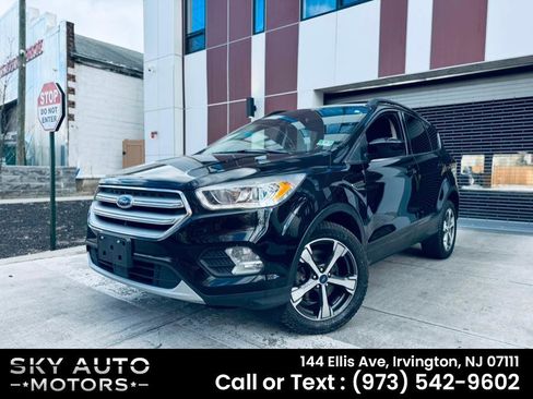 Used 2018 Ford Escape SEL w/ Ford Safe & Smart Package image 1