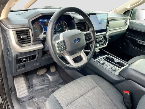 Used 2024 Ford Expedition XLT AWD/4WD image 9