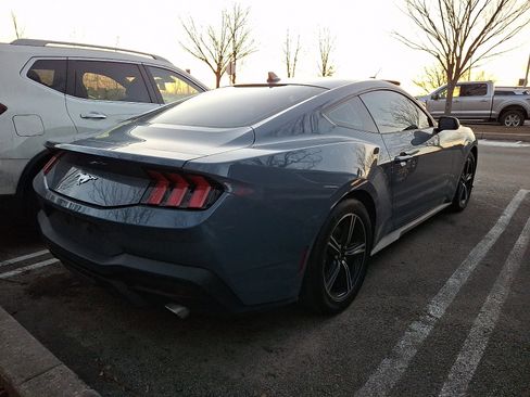 Used 2024 Ford Mustang Coupe image 4
