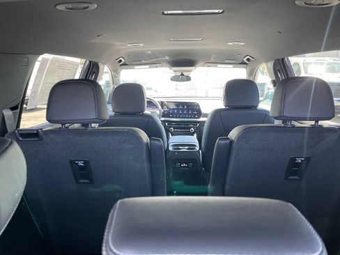 New 2025 Chevrolet Traverse LT w/ LPO, Floor Liner Package image 11