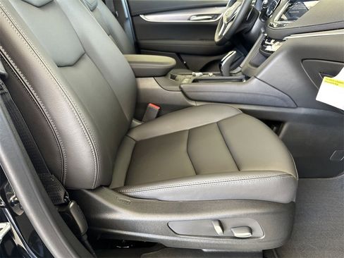 New 2026 Cadillac XT5 Luxury image 29