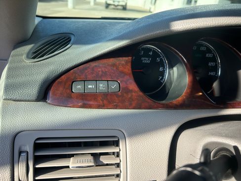 Used 2009 Buick Lucerne CXL w/ Driver Confidence Package image 20