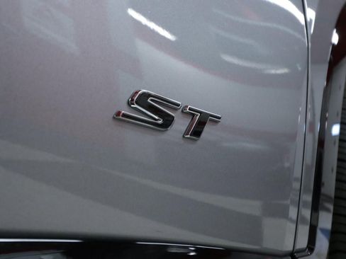 Used 2025 Buick Envision Sport Touring image 38