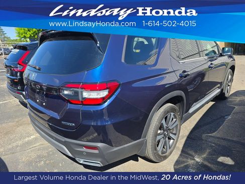 Used 2023 Honda Pilot Touring image 2