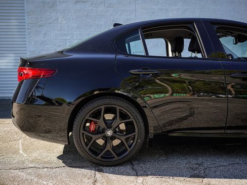 Used 2019 Alfa Romeo Giulia w/ Nero Edizione image 16