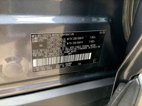 Used 2020 Toyota RAV4 XLE Premium FWD image 31