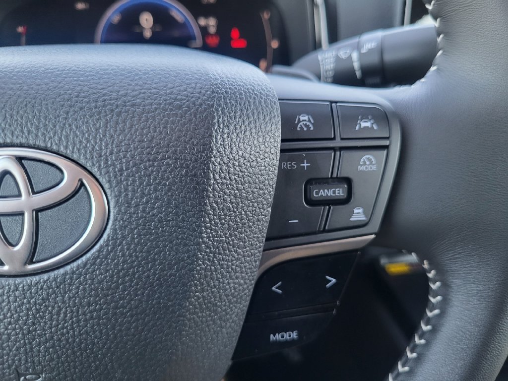 Used 2026 Toyota Camry SE FWD image 16