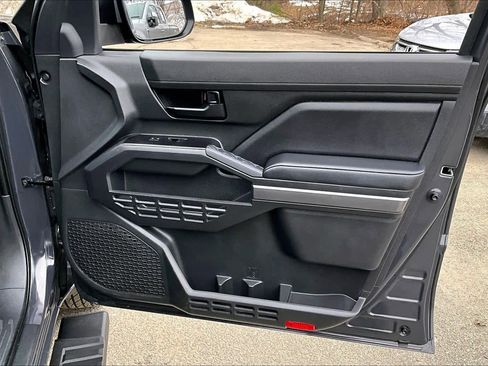 Certified 2025 Toyota Tacoma SR5 image 21