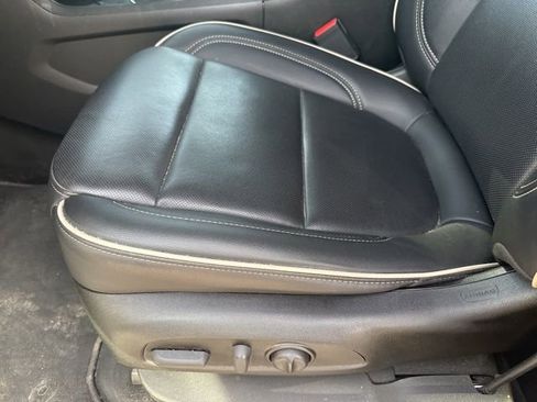 Used 2022 Chevrolet Traverse Premier image 13