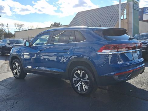 Certified 2025 Volkswagen Atlas Cross Sport SE image 4