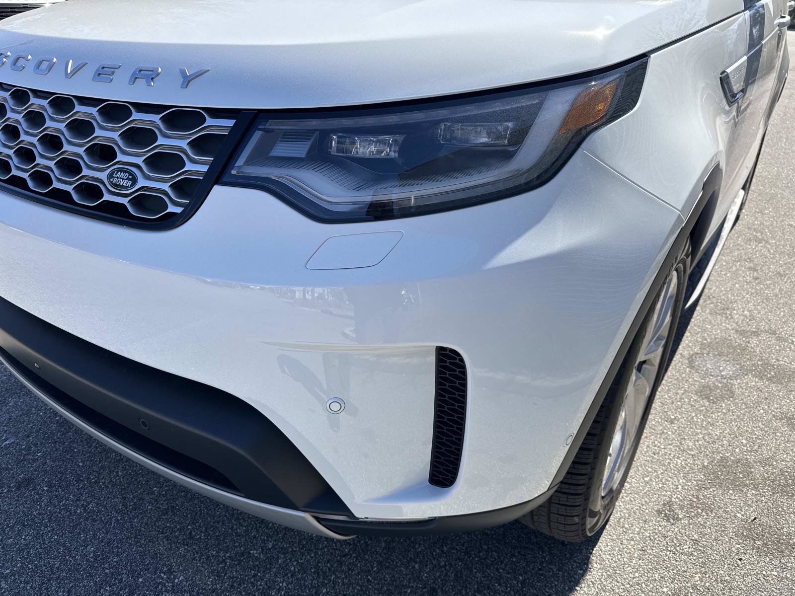 Used 2026 Land Rover Discovery S AWD/4WD image 9